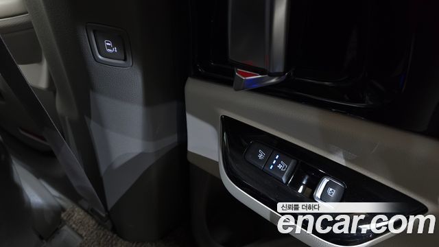 Kia Canival 2021 — photo 28