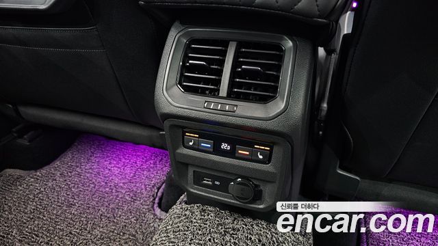 Volkswagen Tiguan 2020 — photo 19