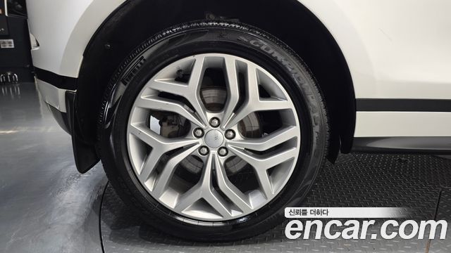 Land Rover Range Rover Evoque 2023 — photo 5