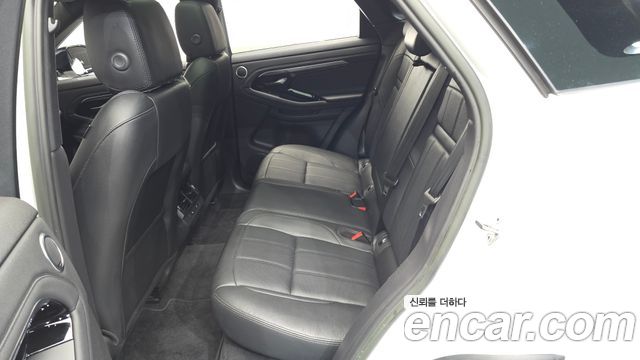 Land Rover Range Rover Evoque 2023 — photo 11