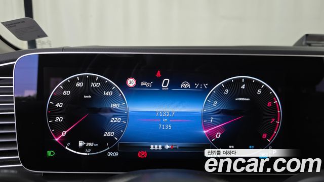 Mercedes-Benz GLE-Class 2025 — photo 8