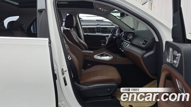 Mercedes-Benz GLE-Class 2025 — photo 11