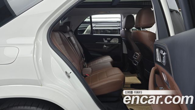 Mercedes-Benz GLE-Class 2025 — photo 12