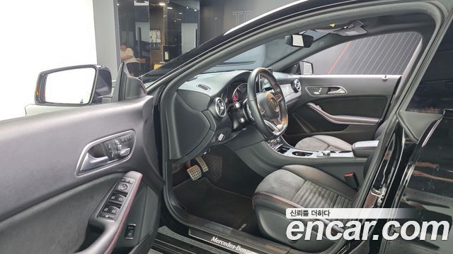Mercedes-Benz CLA-Class 2018 — photo 10