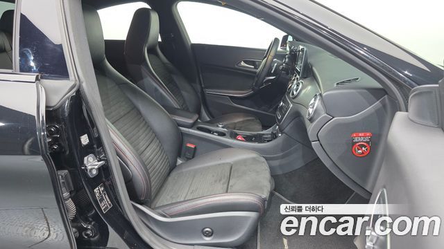 Mercedes-Benz CLA-Class 2018 — photo 11