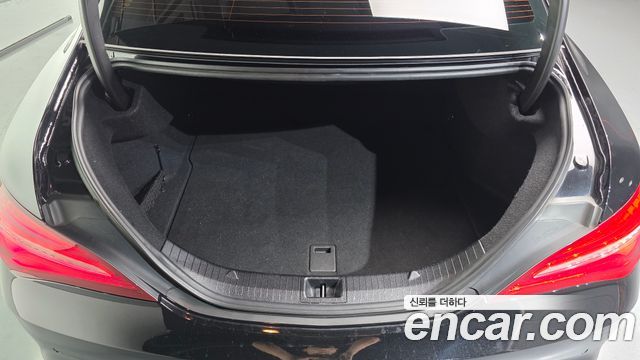 Mercedes-Benz CLA-Class 2018 — photo 20
