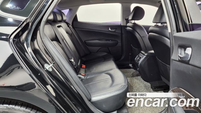 Kia K5 2017 — photo 12