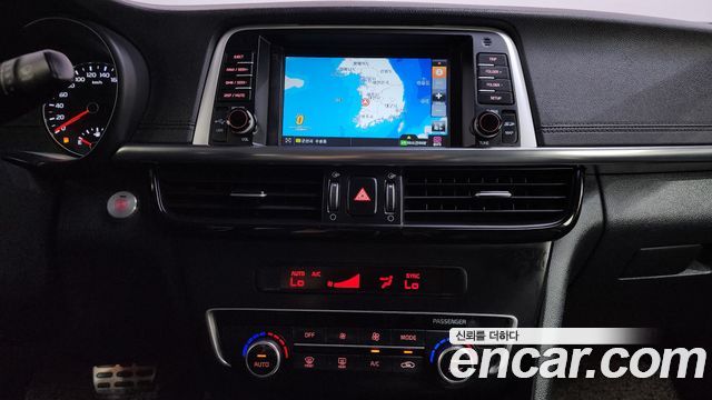 Kia K5 2017 — photo 14