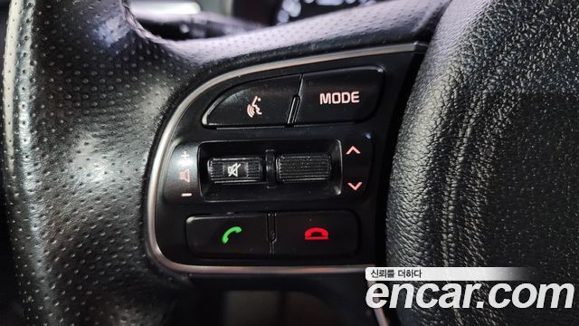 Kia K5 2017 — photo 17