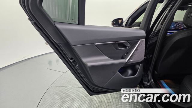 BMW 5-Series 2025 — photo 15