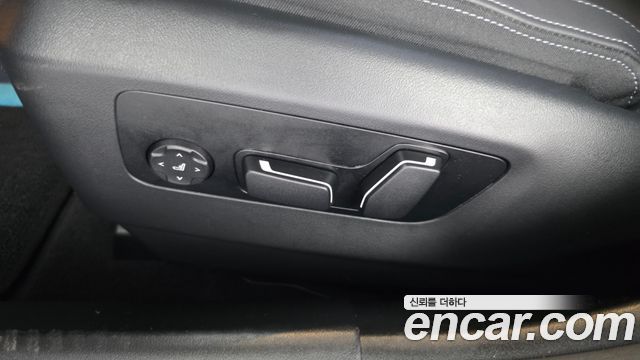 BMW 5-Series 2025 — photo 31