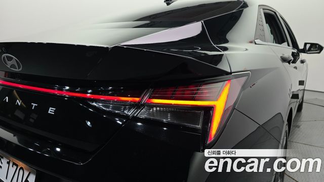 Hyundai AVANTE 2025 — photo 9