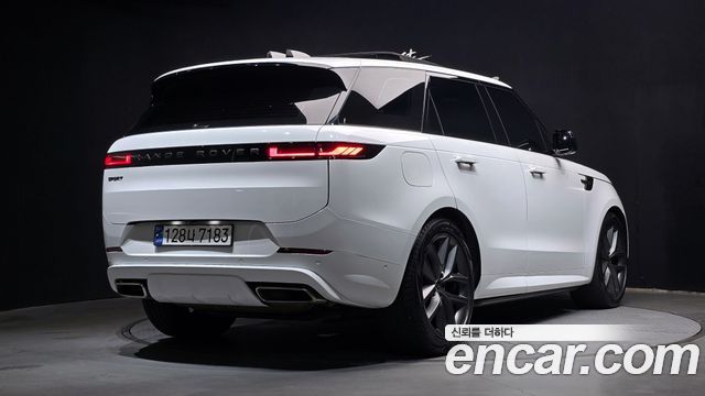 Land Rover Range Rover Sport 2024 — photo 2