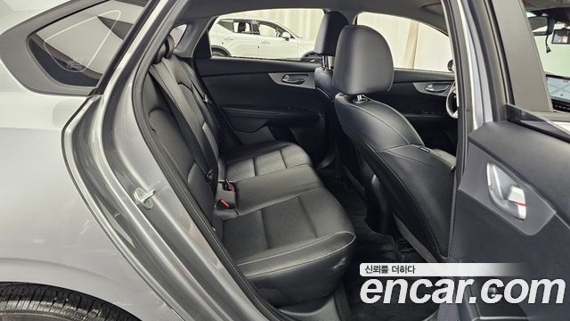 Kia K3 2022 — photo 12