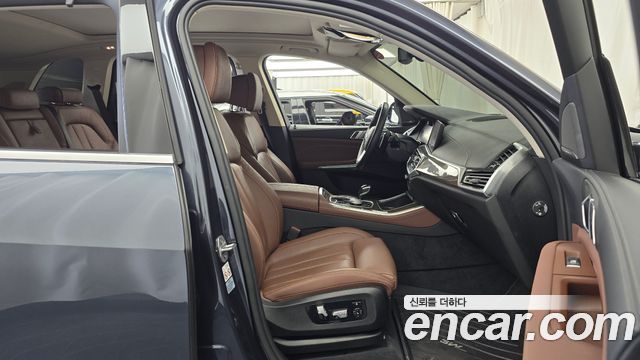 BMW X5 2021 — photo 11