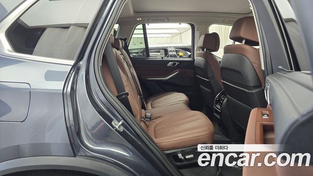 BMW X5 2021 — photo 12