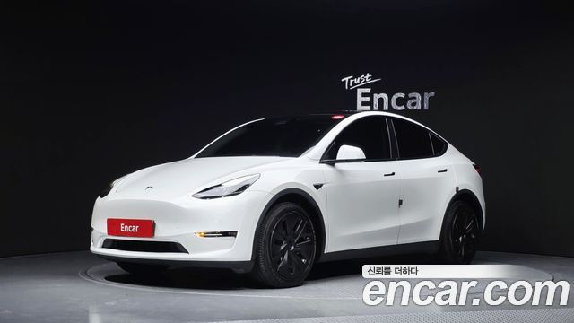 Tesla Model Y 2022 — photo 1