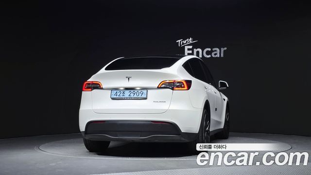 Tesla Model Y 2022 — photo 4