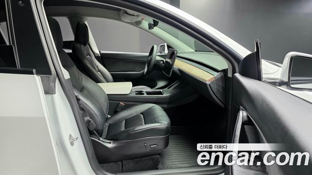 Tesla Model Y 2022 — photo 18