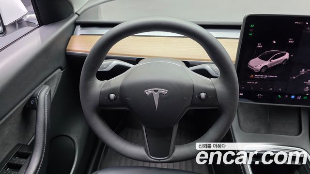 Tesla Model Y 2022 — photo 19
