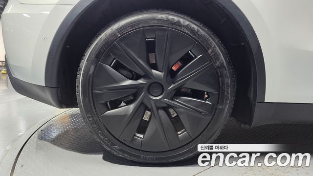 Tesla Model Y 2022 — photo 7