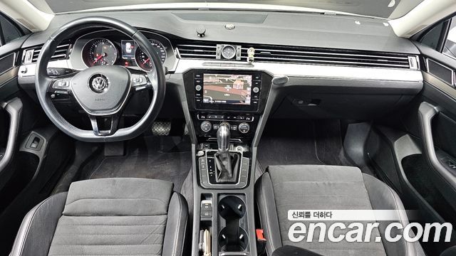 Volkswagen Passat 2018 — photo 7