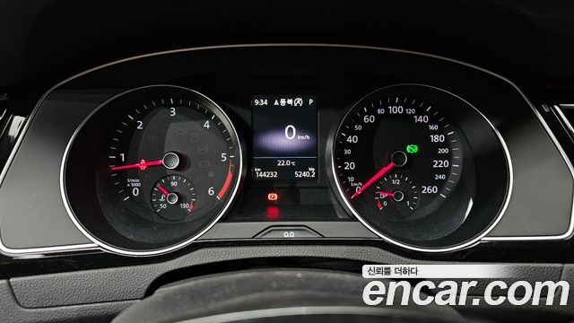 Volkswagen Passat 2018 — photo 8