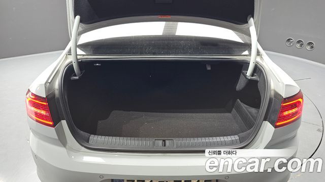 Volkswagen Passat 2018 — photo 20