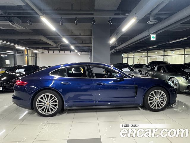 Porsche Panamera 2020 — photo 2