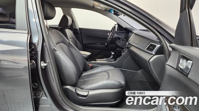 Kia K5 2016 — photo 11