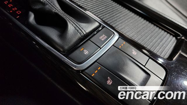 Kia K5 2016 — photo 19