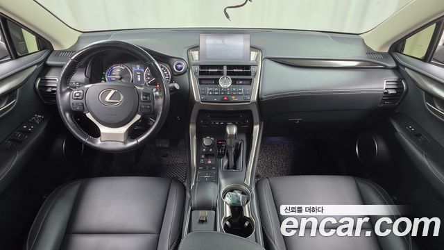 Lexus NX 2017 — photo 7
