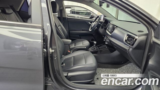 Kia Stonic 2018 — photo 16