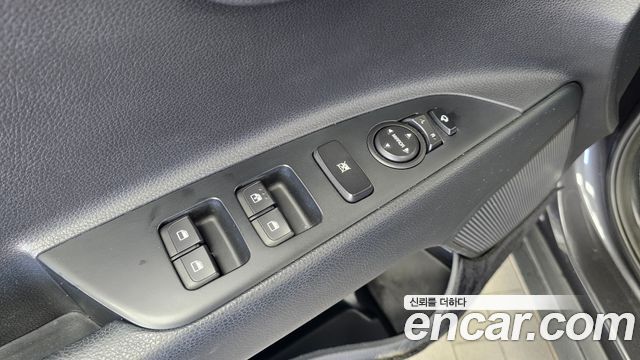 Kia Stonic 2018 — photo 27