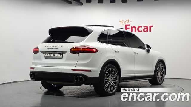 Porsche Cayenne 2016 — photo 2