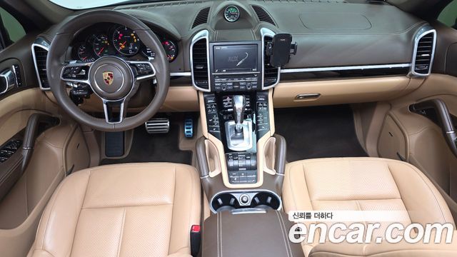 Porsche Cayenne 2016 — photo 10