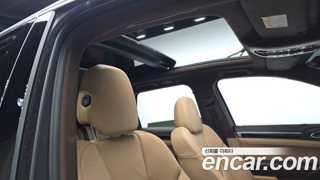 Porsche Cayenne 2016 — photo 19