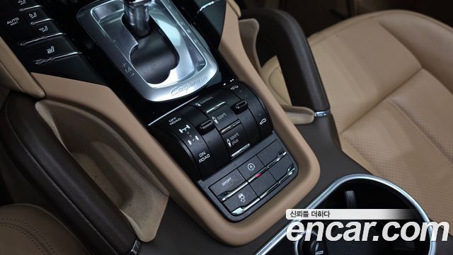 Porsche Cayenne 2016 — photo 23