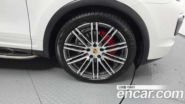 Porsche Cayenne 2016 — photo 7