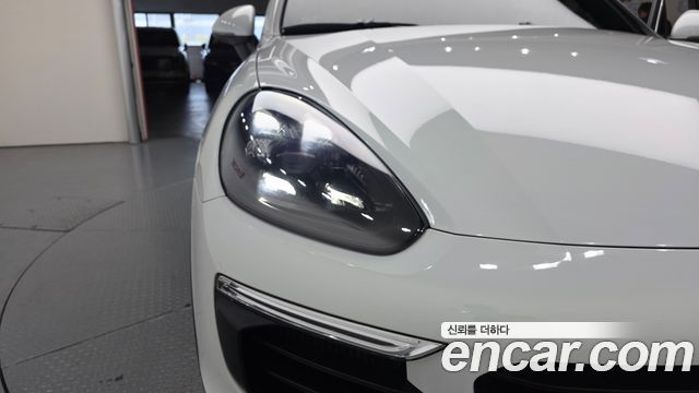 Porsche Cayenne 2016 — photo 8
