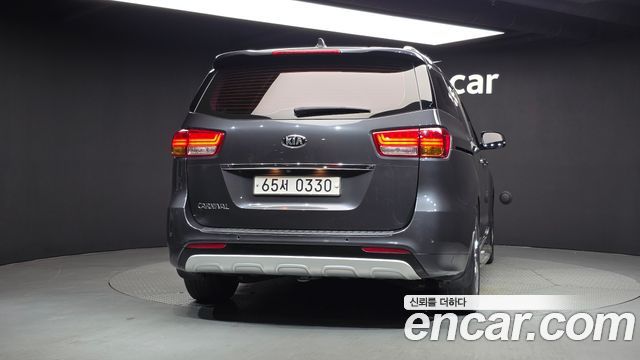 Kia Canival 2016 — photo 4