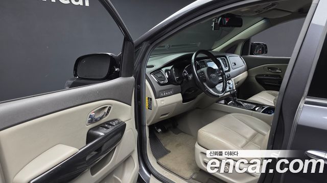 Kia Canival 2016 — photo 13