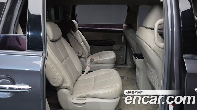 Kia Canival 2016 — photo 18