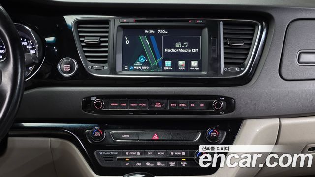 Kia Canival 2016 — photo 20