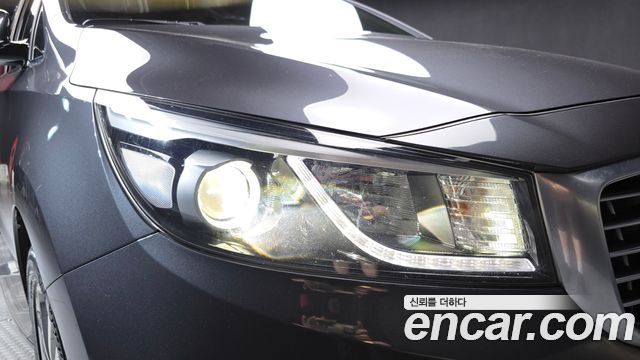 Kia Canival 2016 — photo 8