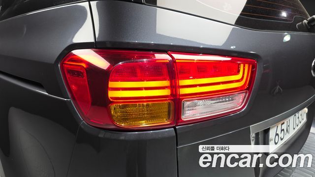 Kia Canival 2016 — photo 9