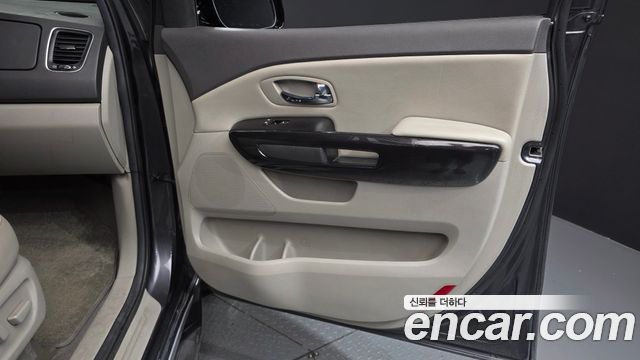 Kia Canival 2016 — photo 14