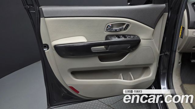 Kia Canival 2016 — photo 15