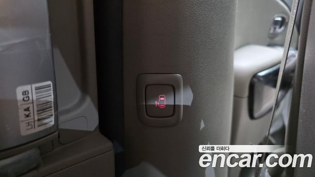 Kia Canival 2016 — photo 28