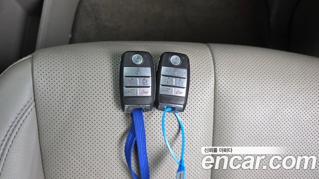 Kia Canival 2016 — photo 34